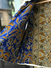Charger l'image dans la galerie, Gilet Batik Bleu