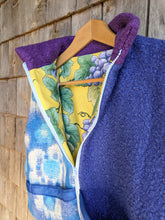 Charger l'image dans la galerie, Gilet bleu fleuri M/L