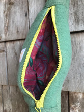 Charger l'image dans la galerie, Mini Banane laine Verte
