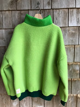 Charger l'image dans la galerie, Pull vert - L/XL
