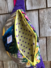 Charger l'image dans la galerie, Petite Banane Canevas bouquet
