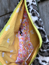 Charger l'image dans la galerie, Big banana Sherpa Léopard
