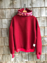 Charger l'image dans la galerie, Pull Rouge fleurs 🌺 - M/L
