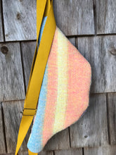 Charger l'image dans la galerie, Mini Banane laine citron violet
