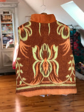 Charger l&#39;image dans la galerie, Gilet Camel Tiger Oversize
