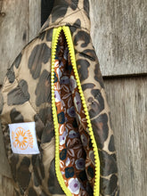 Charger l'image dans la galerie, Mini Banane matelassé Léopard
