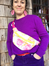 Charger l'image dans la galerie, Mini Banane laine fleurie
