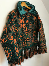 Charger l&#39;image dans la galerie, Pull à franges Vert&amp;Orange - M/L
