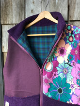 Charger l&#39;image dans la galerie, Gilet Prune fleurs M/L
