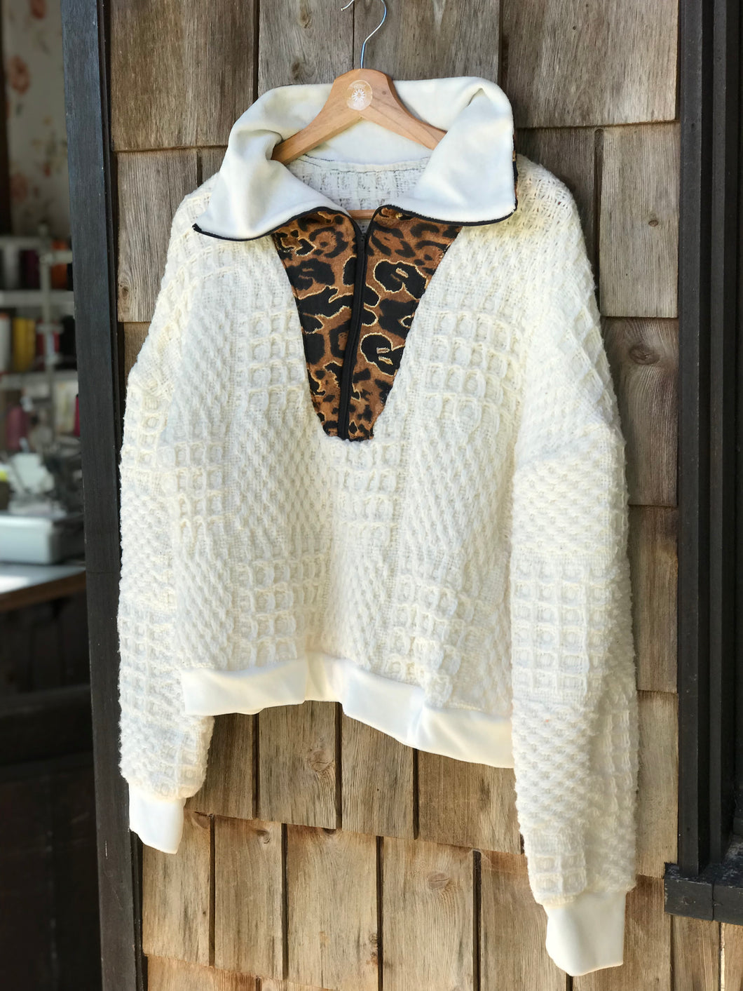 Pull Blanc léopard- M/L