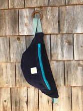 Charger l'image dans la galerie, Petite Banane velours marine
