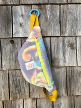 Charger l'image dans la galerie, Mini Banane laine citron violet
