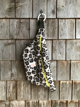 Charger l'image dans la galerie, Big banana Sherpa Léopard
