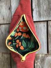 Charger l'image dans la galerie, Mini Banane Velours Terracotta
