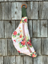 Charger l'image dans la galerie, Petite Banane matelassée rose
