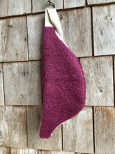 Charger l'image dans la galerie, Mini Banane laine bordeaux
