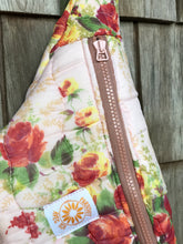 Charger l'image dans la galerie, Petite Banane matelassée rose
