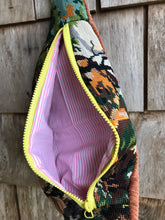 Charger l'image dans la galerie, Petite Banane Canevas Campagne
