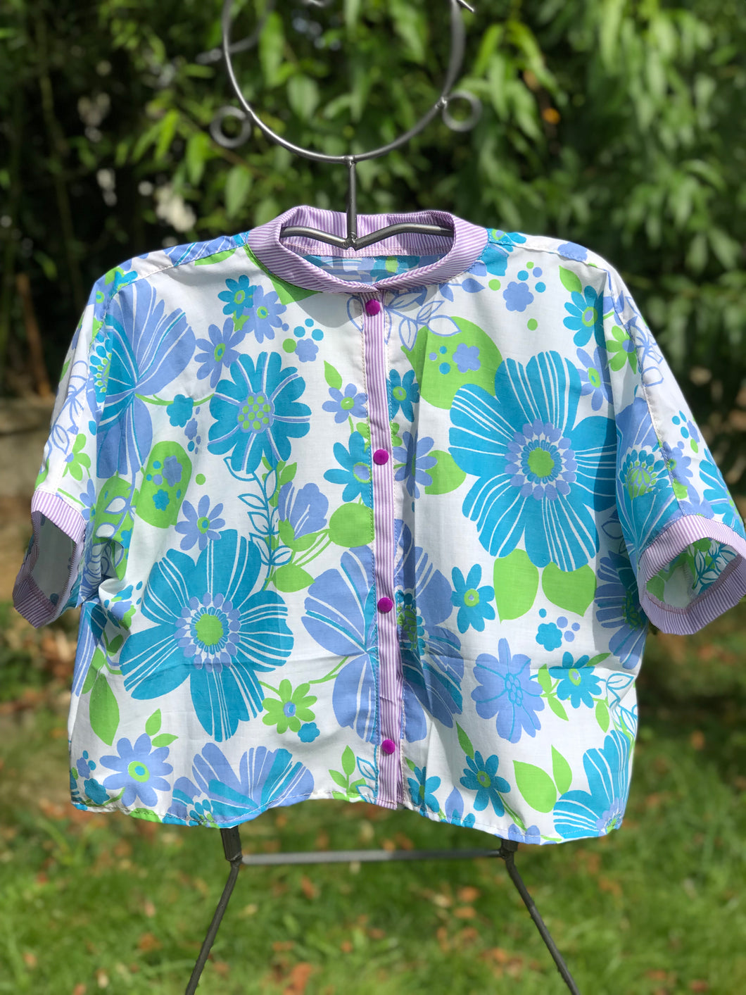 Chemise Courte fleur bleue