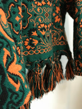 Charger l&#39;image dans la galerie, Pull à franges Vert&amp;Orange - M/L
