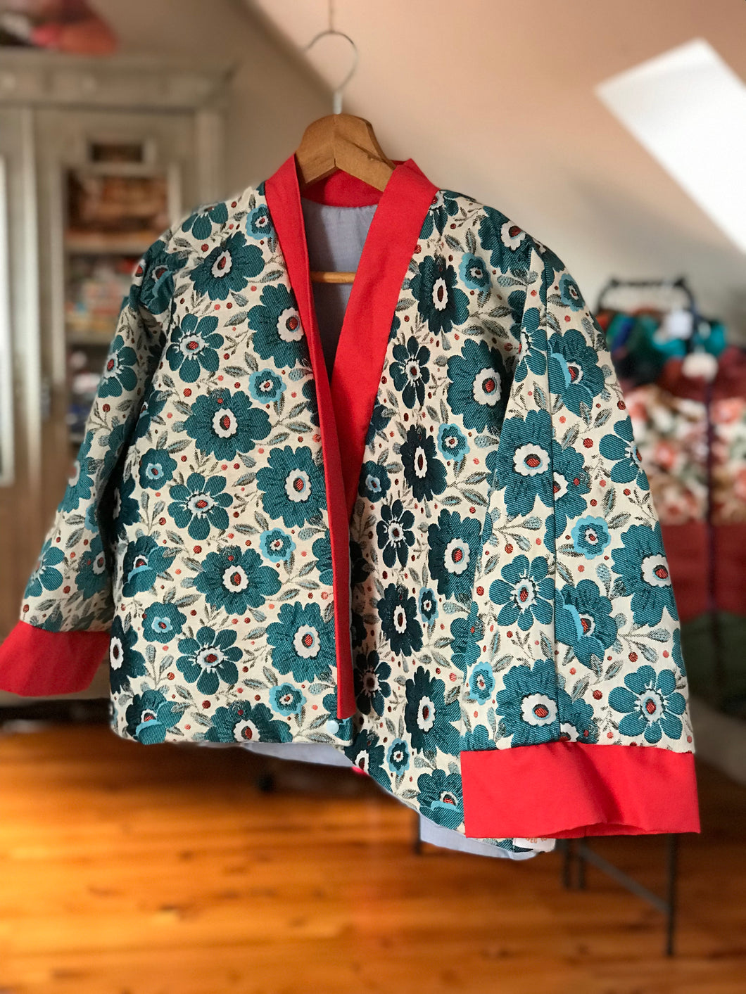 Veste kimono fleurs bleues