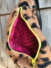 Charger l'image dans la galerie, Petite Banane léopard camel
