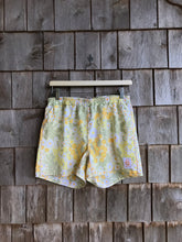 Charger l'image dans la galerie, Short Jaune fleurs - M
