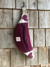 Charger l'image dans la galerie, Mini Banane laine bordeaux
