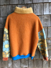 Charger l'image dans la galerie, Pull Orange &amp; bleu - M/L

