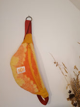 Charger l&#39;image dans la galerie, Petite Banane Wool Orange
