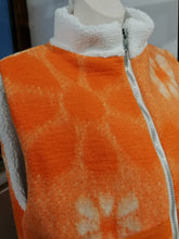 Charger l&#39;image dans la galerie, Gilet Wool Fleurs Orange
