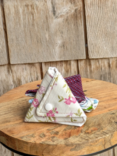Charger l'image dans la galerie, Pochette triangle prairie
