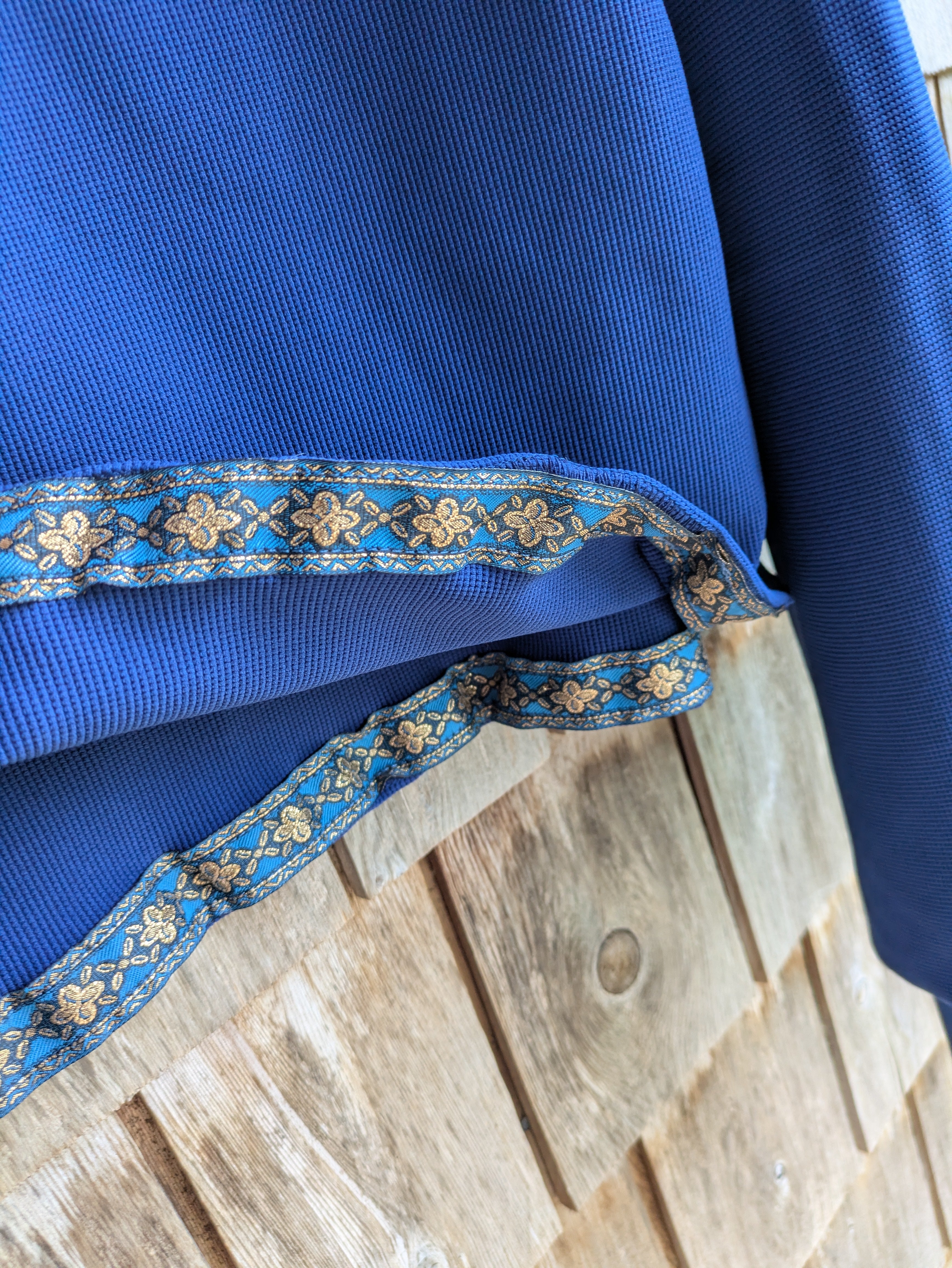 Pull bleu et fleurs - M/L