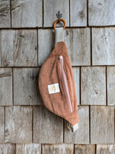 Charger l'image dans la galerie, Mini Banane Velours Camel
