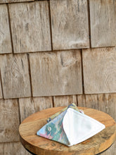 Charger l'image dans la galerie, Pochette triangle fleur pastel
