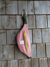 Charger l'image dans la galerie, Mini Banane Velours Rose
