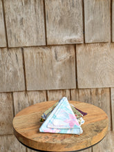 Charger l'image dans la galerie, Pochette triangle fleur pastel
