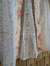 Charger l'image dans la galerie, Kimono Dentelle fleur rose
