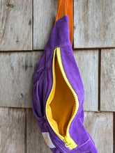 Charger l'image dans la galerie, Mini Banane Velours Violet
