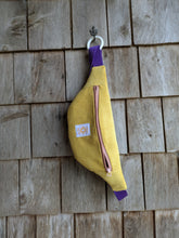 Charger l'image dans la galerie, Mini Banane Velours Jaune
