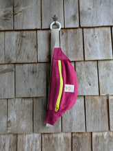 Charger l'image dans la galerie, Mini Banane Velours Bordeaux
