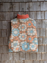 Charger l'image dans la galerie, Gilet fleurs orange et bleu - L/XL
