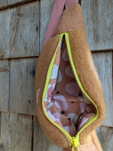 Charger l'image dans la galerie, Mini Banane laine Camel
