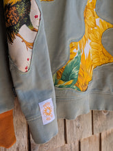 Charger l'image dans la galerie, Sweat Amande capuche - M/L
